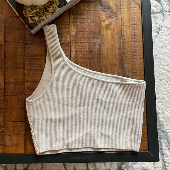 Babaton cropped one shoulder knit ribbed tank - Picture 3 of 6